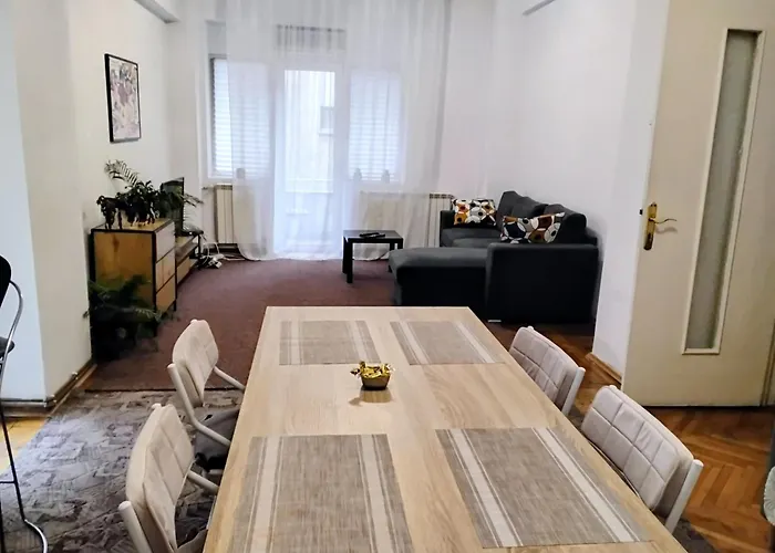 Luxury Apartment Piata Romana Bucureşti